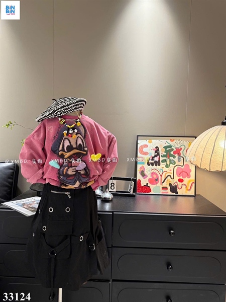 33124-Áo swt vịt donal hồng ghim trái tim