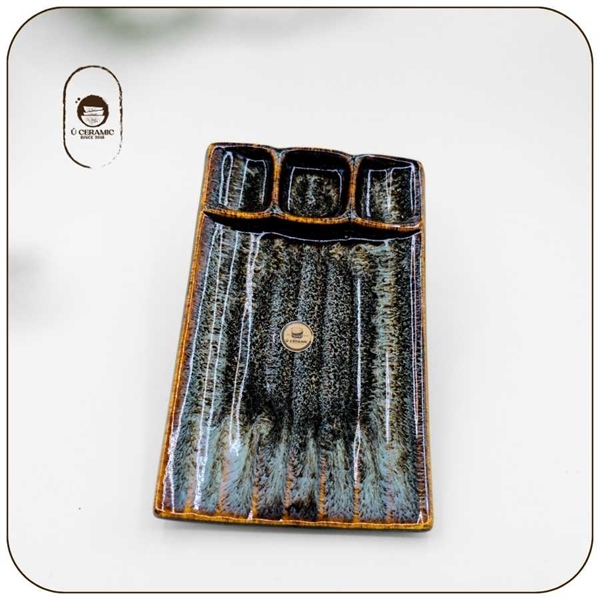 Dĩa Chữ Nhật Có Ngăn Chấm