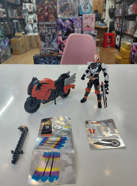 Mua bán (NOBOX-TRÙNG TAY TRÁI) SET KAMEN RIDER GEATS