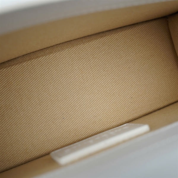 Túi Jacquemus trắng sz17 (TL) KG+