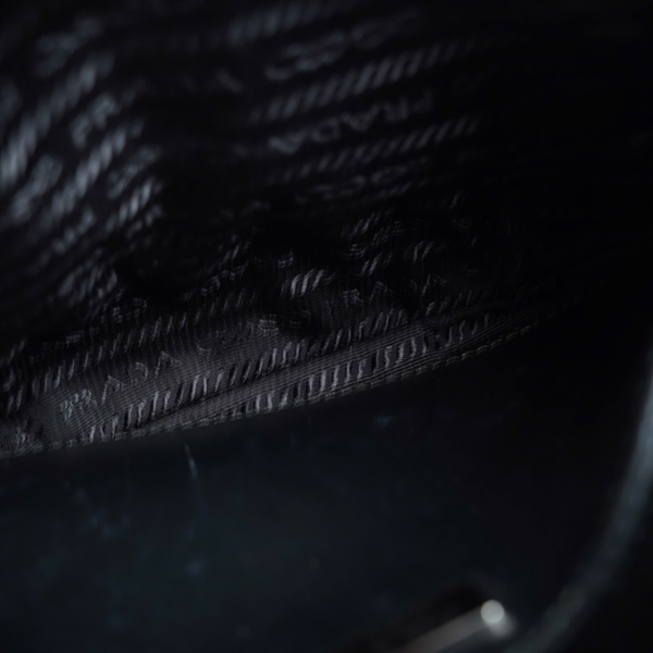 Túi Prada kẹp nách đen sz22 (TL) KG+