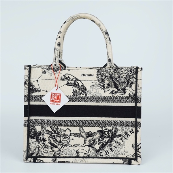 Túi Dior Tote trắng họa tiết đen (50-MA-1221) sz26 (TL) KG+