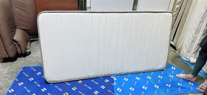 Đệm đơn mềm vừa phải 1 mặt trắng viền xám nsleep