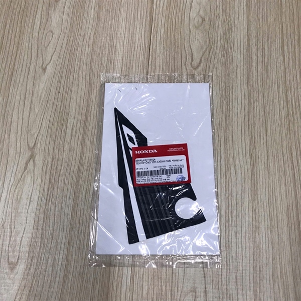 Tem bửng trong Blade số 110 Trắng đời 16 Phải ( xe Trắng Đen Nhám ) ( Bánh Mâm ) ( J18 )