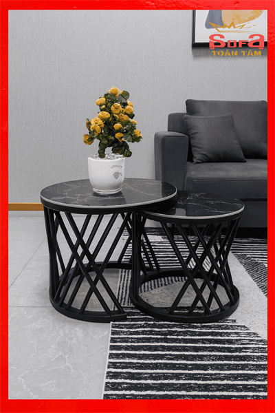 Bàn Trà Đôi Mặt Đá Đen Khung Sắt Đan Chéo – Phong Cách Hiện Đại