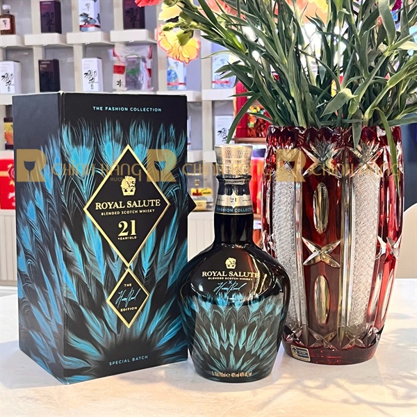 Chivas 21 Năm - Harris Reed Edition (Màu Xanh) 700 ml - hình mô tả 2