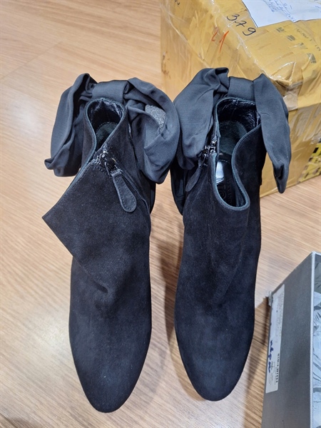 Giày Alexander Mcqueen boot đen cao 11p sz38 KG+
