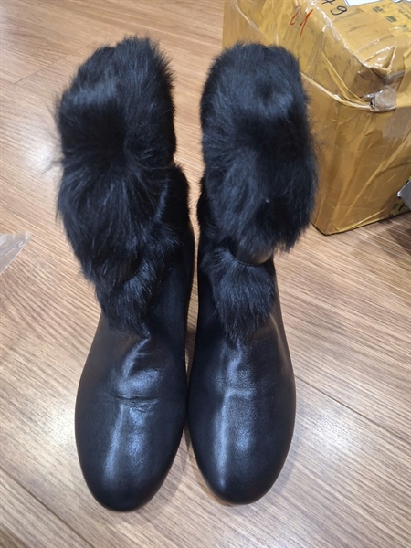 Giày Alexander Mcqueen boot đen sz39.5 KG+