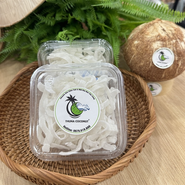Mứt Dừa Sợi Mỏng Truyền Thống Hộp Vuông 100gr