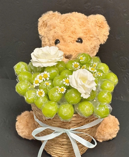 Giỏ hoa nho - giỏ mây + gấu Teddy