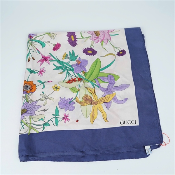 Khăn GG in hoa viền xanh sz85x86 (PN) KG+