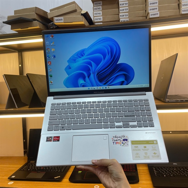 Asus Vivo Book E1504 Ryzen5-7520u/16/512