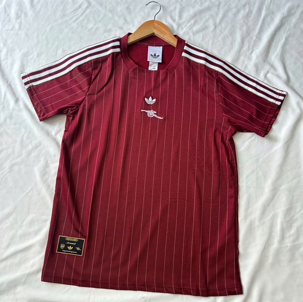 Áo bóng đá ICONS ARSENAL MÀU ĐỎ 25/26 vải Cotton Polyester - thời trang blockcore