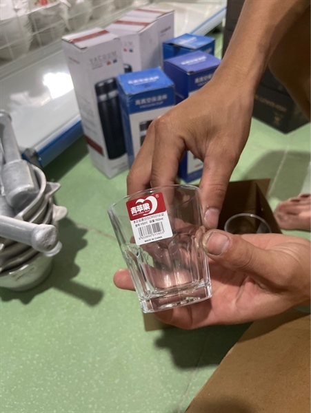 Ly thuỷ tinh Y5011