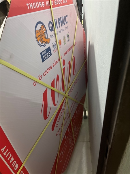 Bàn inox WIN 1m2 4U cạnh vuông