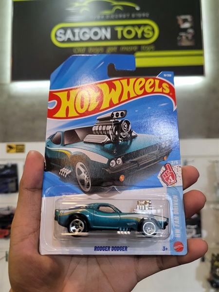 HOT WHEELS BASIC RODGER DODGER