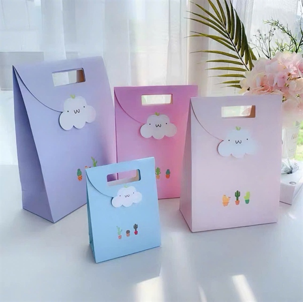 Túi đựng quà đám mây dán