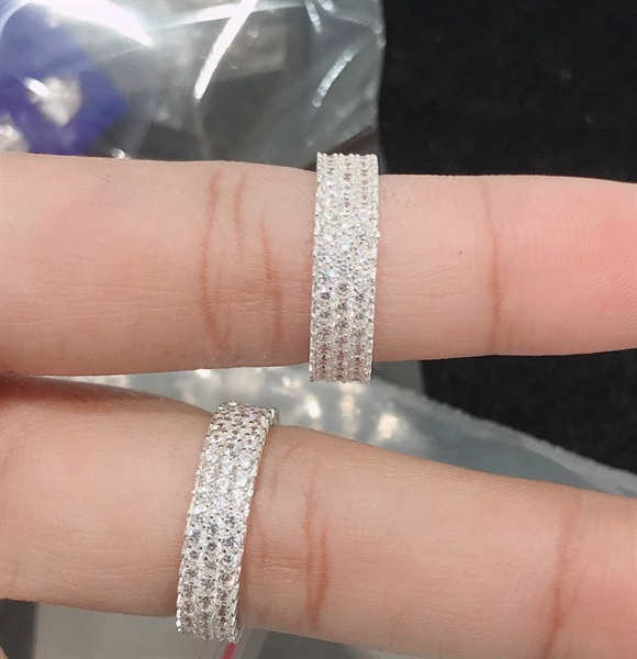 Nhẫn nữ 3 hàng đá tấm