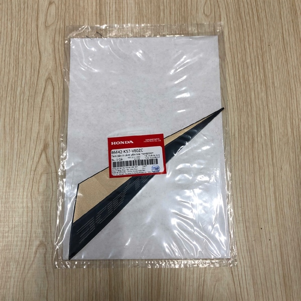 Tem bửng ngoài Blade Đen Vàng Đồng đời 16 trên Trái ( xe Đen Nhám ) ( Bánh Mâm ) ( J18 )