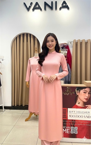 Áo dài truyền thống cổ thấp