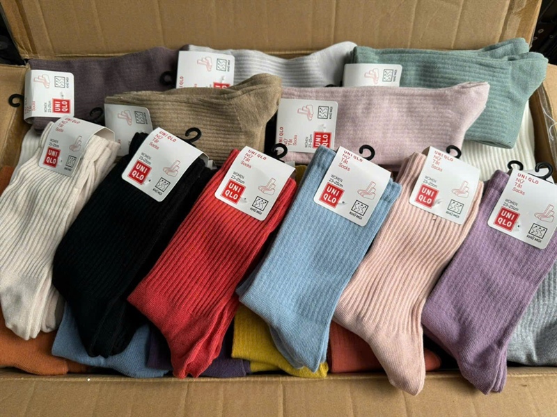 Tất Unqloi nữ Tone màu basic cực đẹp