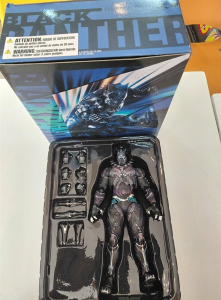 Mua bán (2ND, LỎNG KHỚP TAY TRÁI)PLAY ARTS KAI BLACK PANTHER FAKE