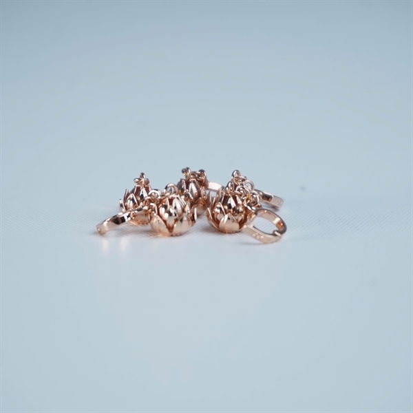 Charm vàng hoa sen móc nhỏ +