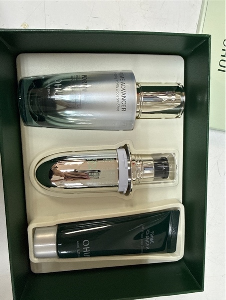 Set Serum Tặng Kèm Mặt Nạ Ohui Xanh