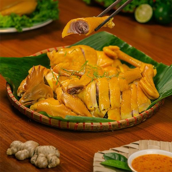 Gà quê ủ muối nguyên con