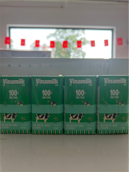 Sữa tươi tiệt trùng có đường Vinamilk 110ml.