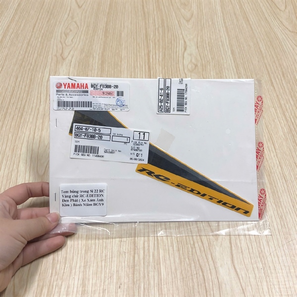 Tem bửng trong Si 22 RC Vàng chử RC-EDITION Đen Phải ( Xe Xám Ánh Kim ) Bánh Mâm BGY9