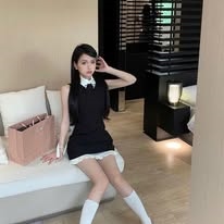 Đầm đen SN cổ SM trắng lai bèo KA