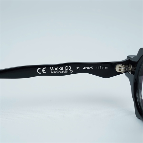 Kính Kuboraum hoa đen G3 BS (42-25-145) KG+