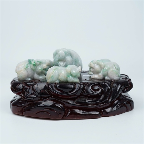 Tác phẩm đàn heo cẩm (6 con) kèm đế My (367988) KG+