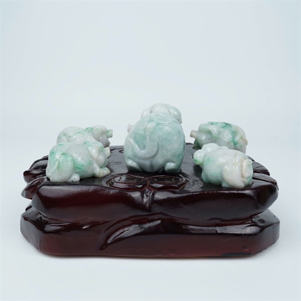 Tác phẩm đàn heo cẩm (6 con) kèm đế My (367988) KG+