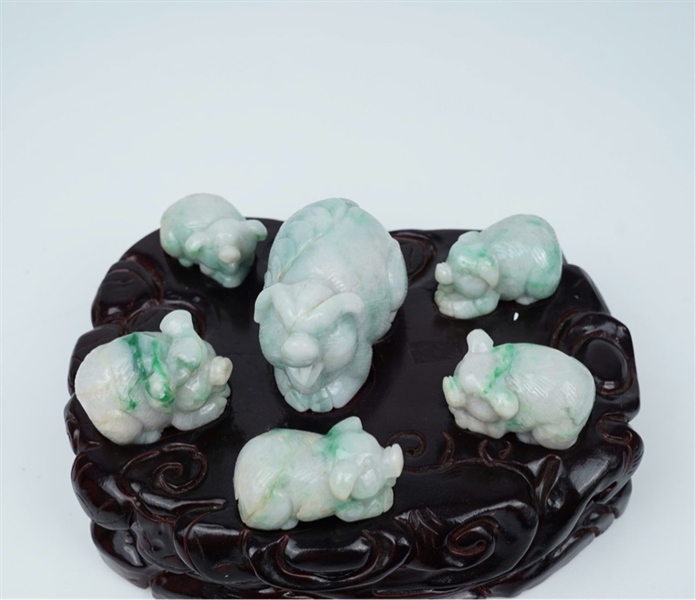 Tác phẩm đàn heo cẩm (6 con) kèm đế My (367988) KG+