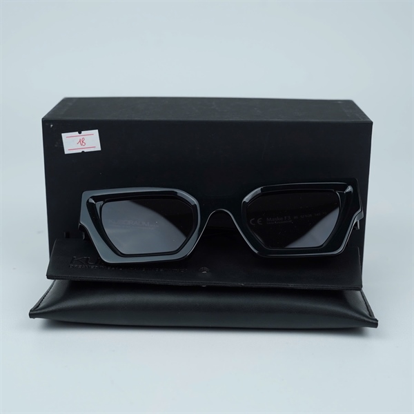 Kính Kuboraum đen F3 BS (52-28-145) KG+