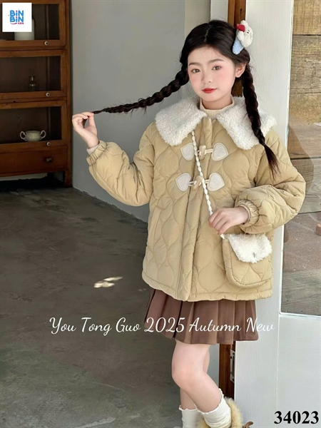 34023-Khoác phao cổ lông dạ tim Be nhạt
