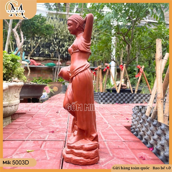 Tượng cô gái đổ nước đứng cao 42cm