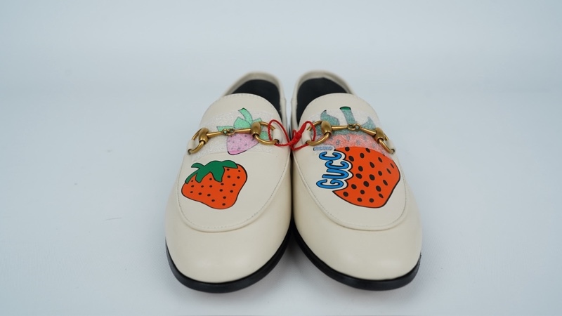 Giày GG nude hình trái dâu sz35 (TT) KG+