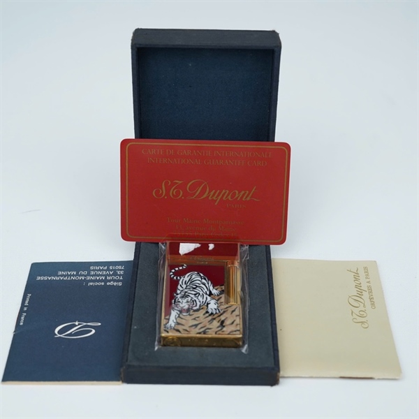 Bật lửa S.T Dupont đỏ hình hổ trắng (1D6FB68) KG+