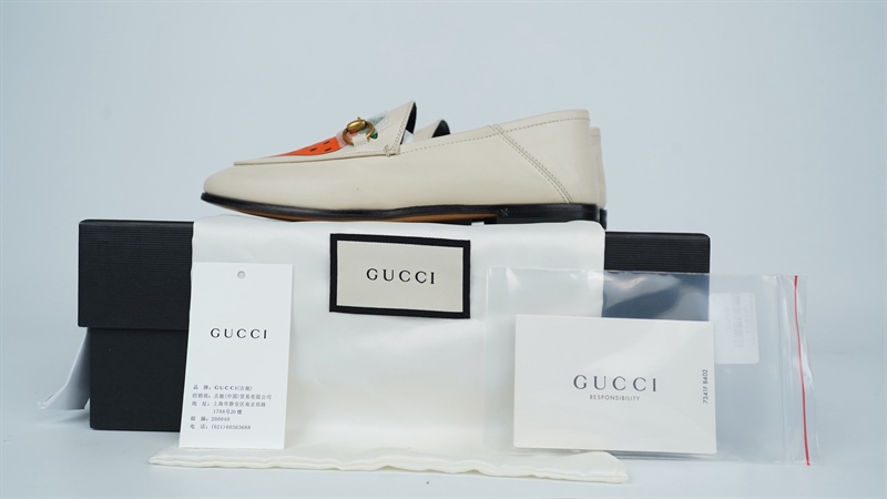 Giày GG nude hình trái dâu sz35 (TT) KG+