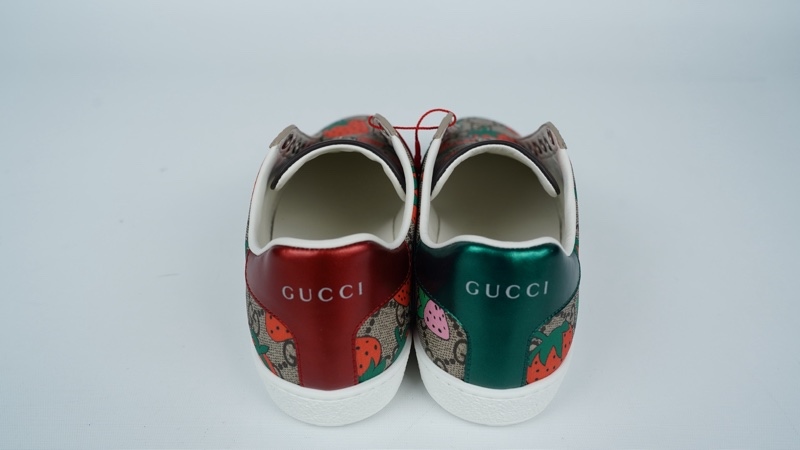 Giày GG xám in hình trái dâu sz35.5 (TT) KG+