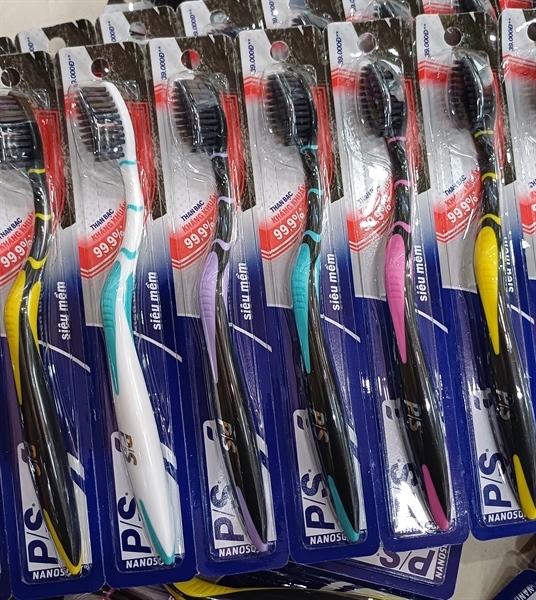 Bàn chải đánh răng P/S than bạc