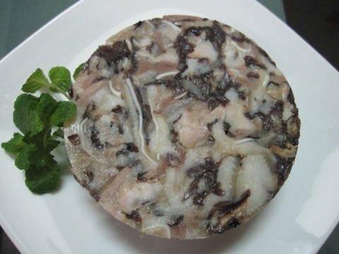 Giò xào Yến Minh