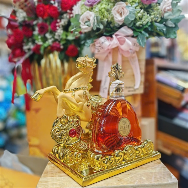 Rượu Venus XO kệ ngựa không đế ( mẫu số 1 )