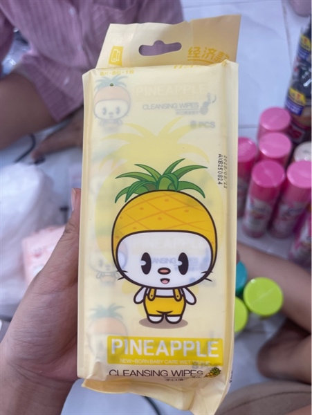 Khăn giấy ướt mini màu vàng T78