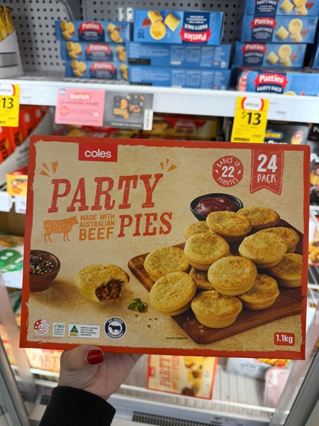 Bánh Meat Pies Bò Úc Hộp 24 Chiếc