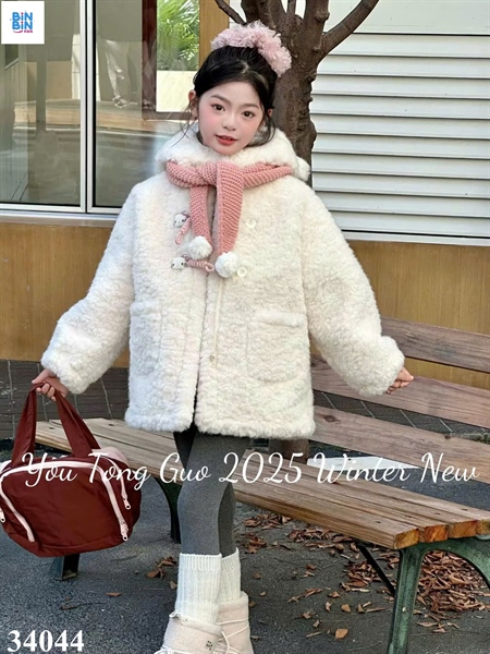 34044-Áo khoác lông Be kitty choàng hồng