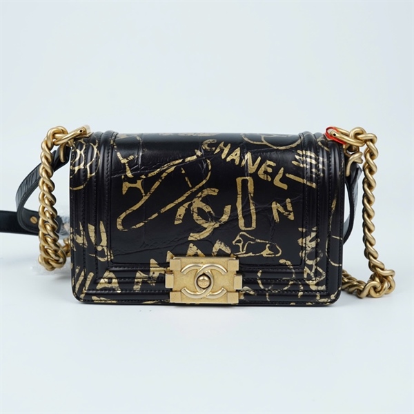 Túi Chanel Boy đen họa tiết vàng (28457633) sz20 (BMC) KG+